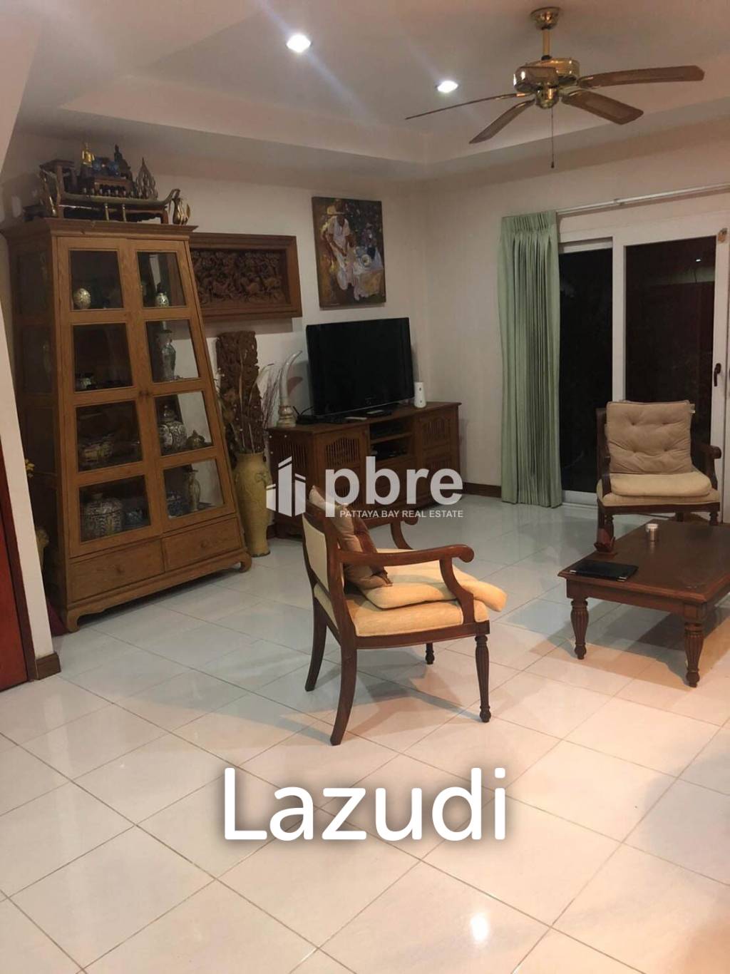 Town House  For Sale in Pratumnak