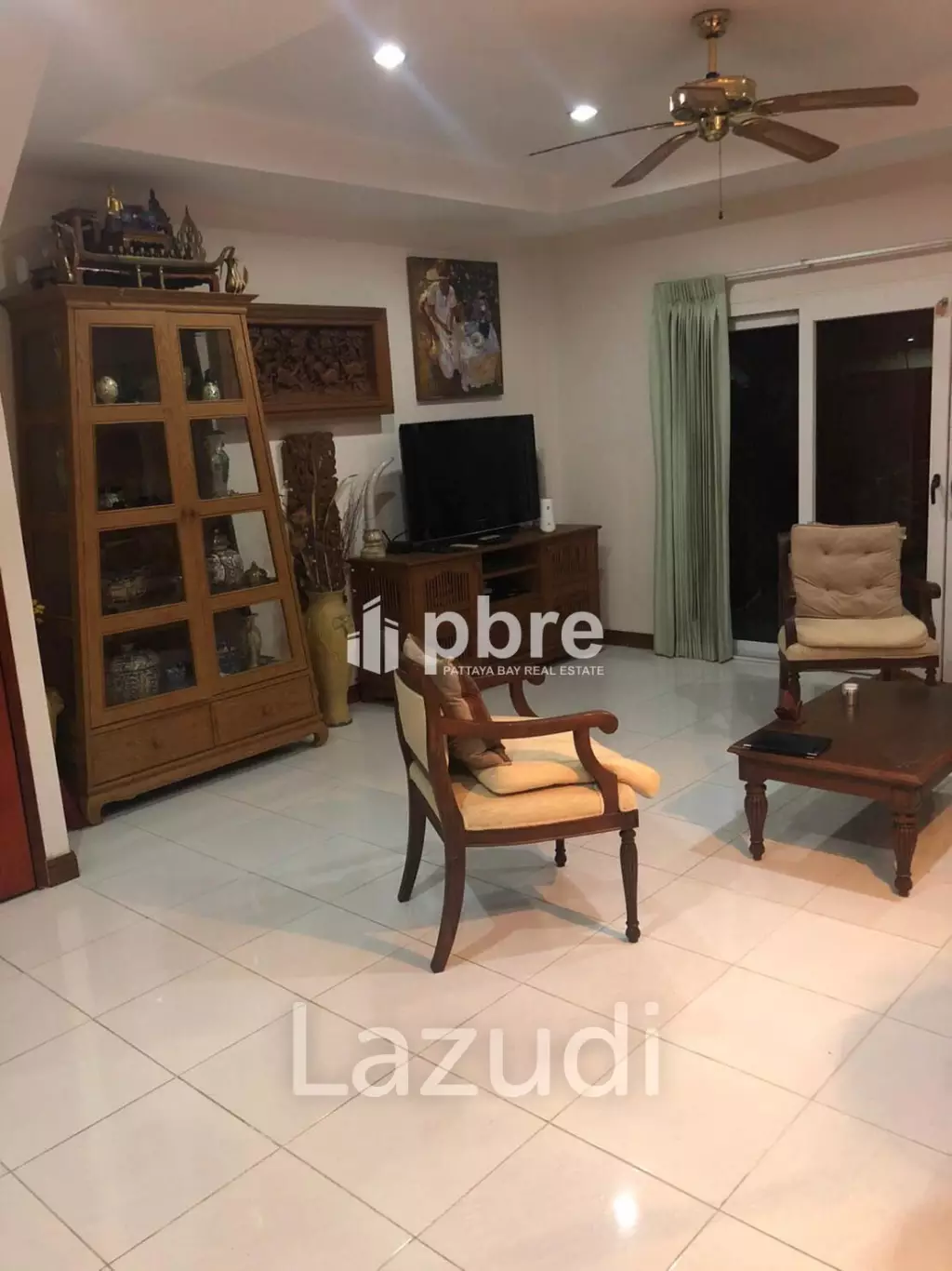 Town House  For Sale in Pratumnak