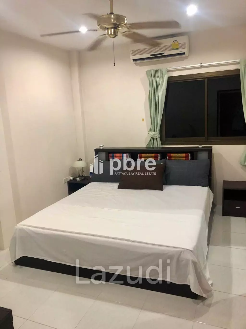 Town House  For Sale in Pratumnak