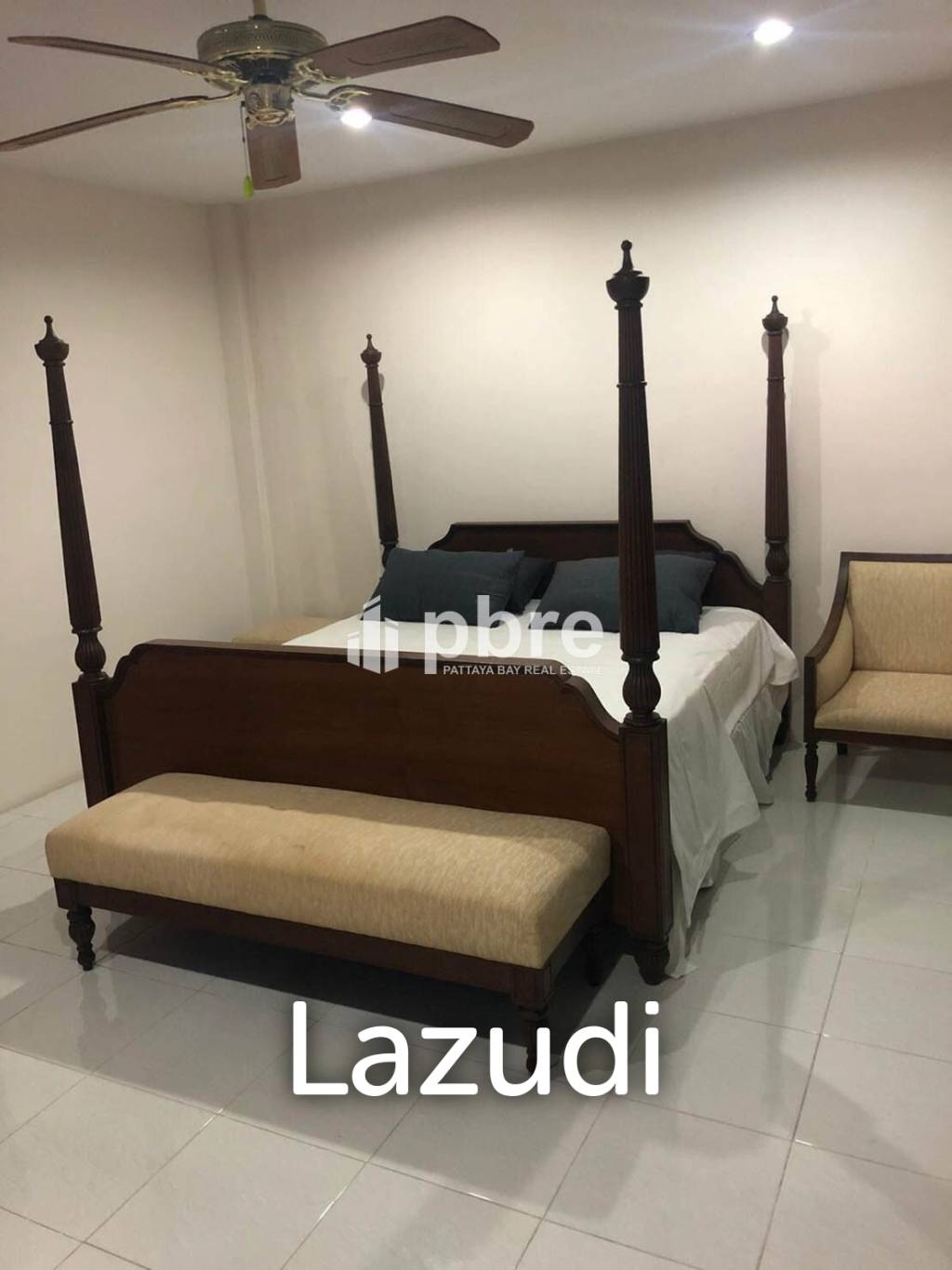 Town House  For Sale in Pratumnak