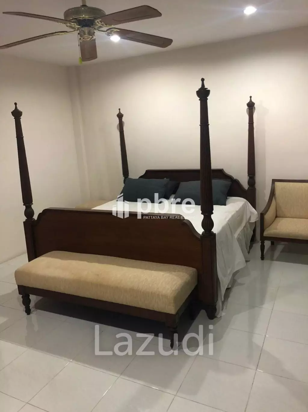 Town House  For Sale in Pratumnak