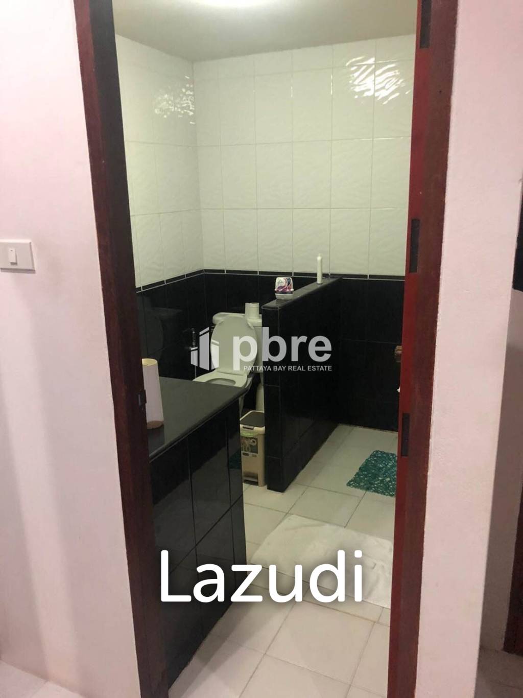 Town House  For Sale in Pratumnak