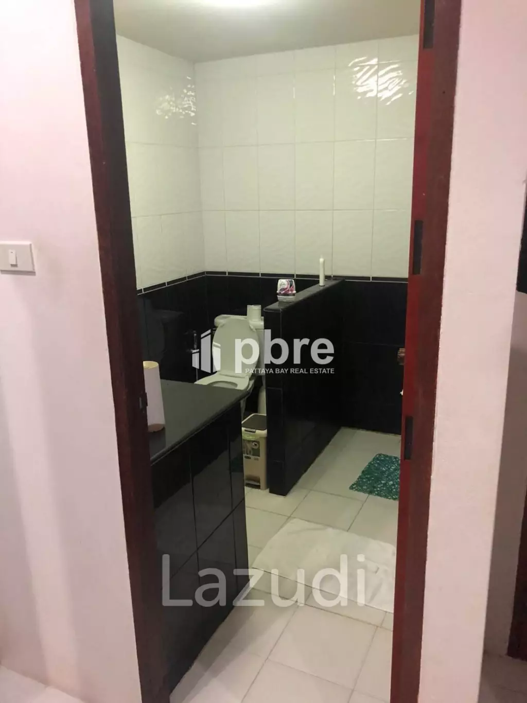 Town House  For Sale in Pratumnak