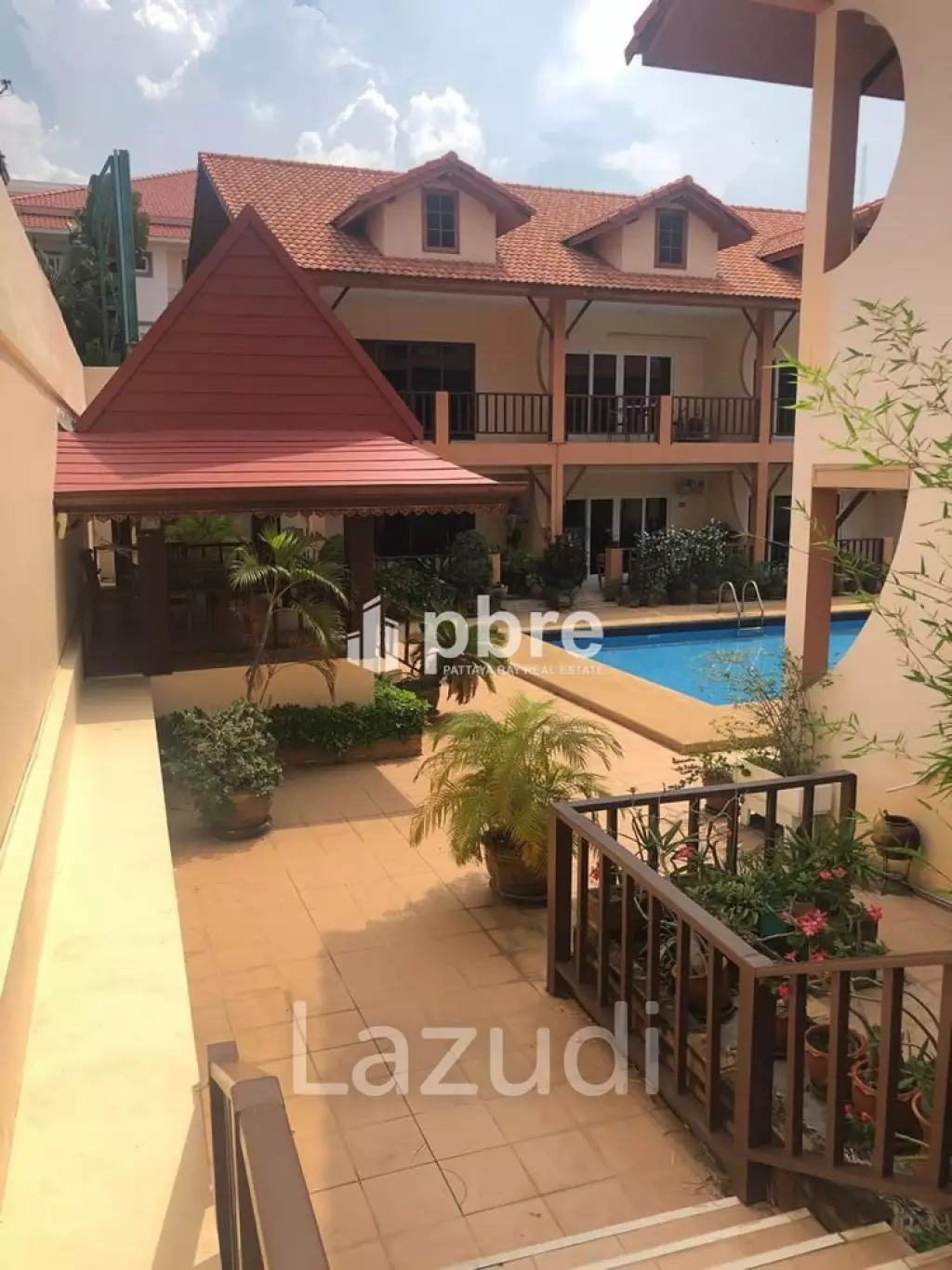 Town House  For Sale in Pratumnak