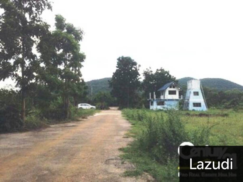 LAND FOR SALE IN PRANBURI NEAR THE BEACH LAND FOR SALE IN PRANBURI NEAR THE BEACH