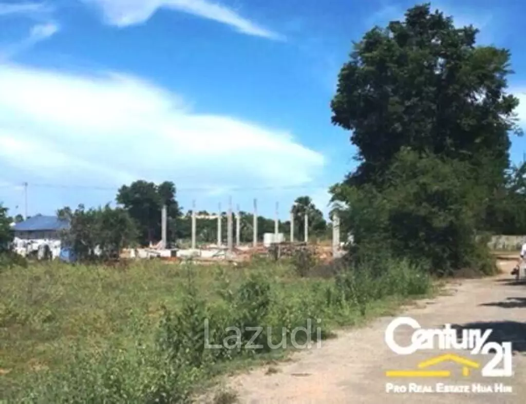 LAND FOR SALE IN PRANBURI NEAR THE BEACH