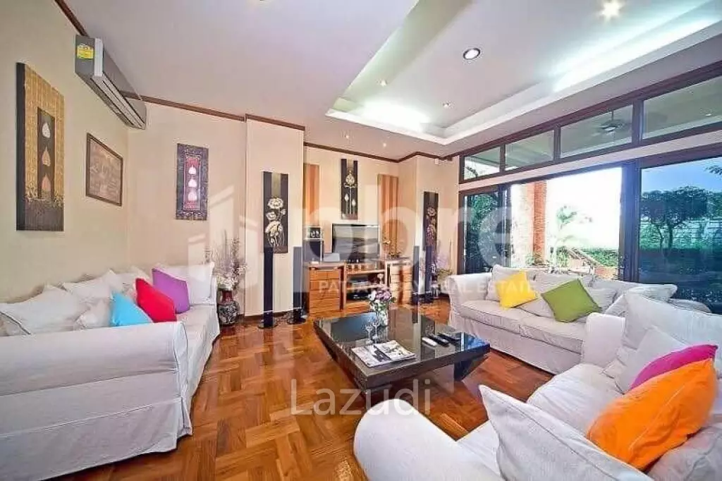 Pool Villa in Na Jomtien for Rent