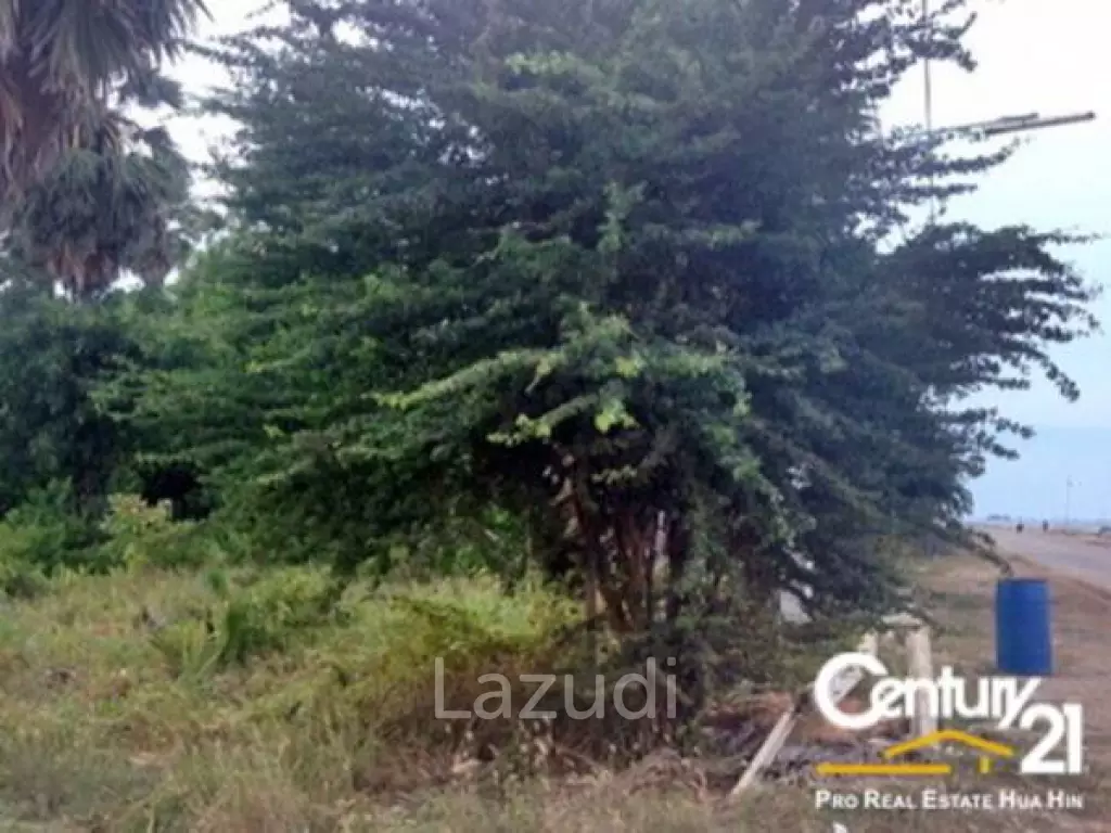 5 Rai, Beachfront Land in Pranburi