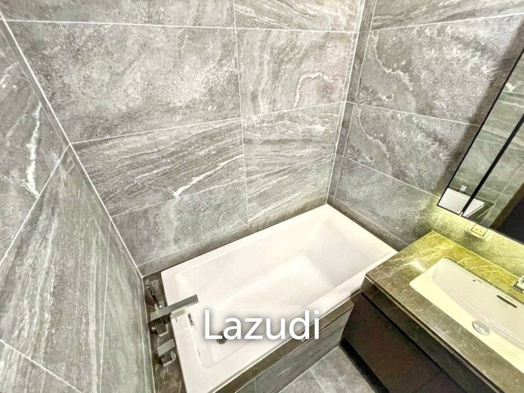 1 Bed 1 Bath 43 SQ.M The ESSE Sukhumvit 36