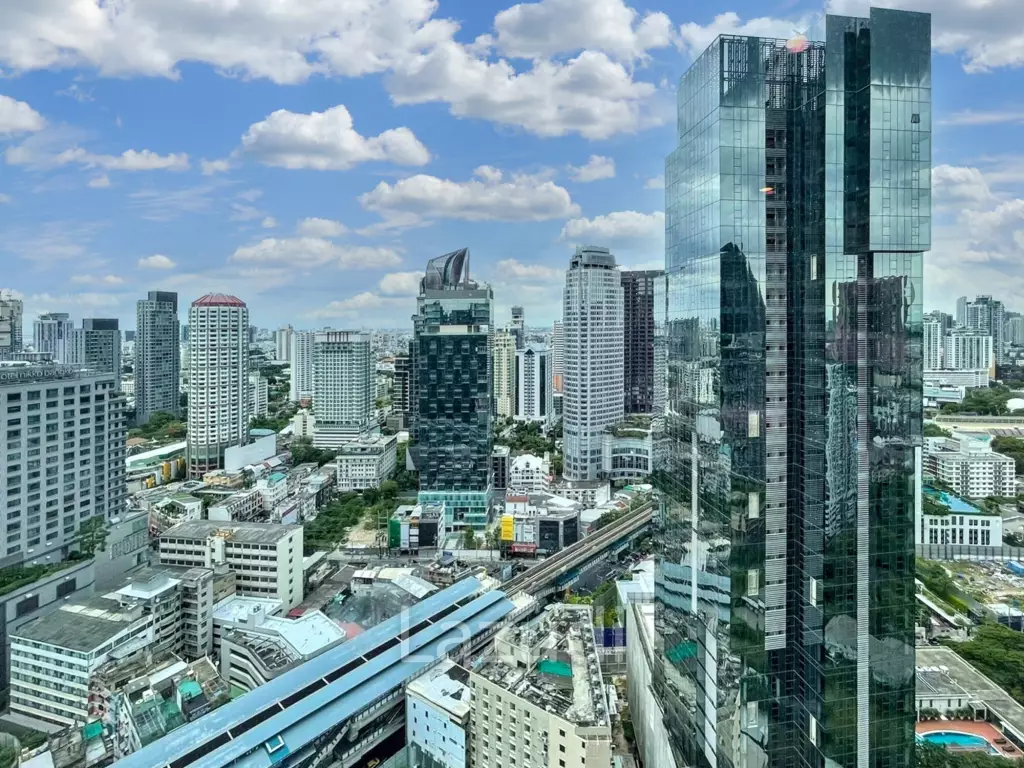 1 Bed 1 Bath 43 SQ.M The ESSE Sukhumvit 36