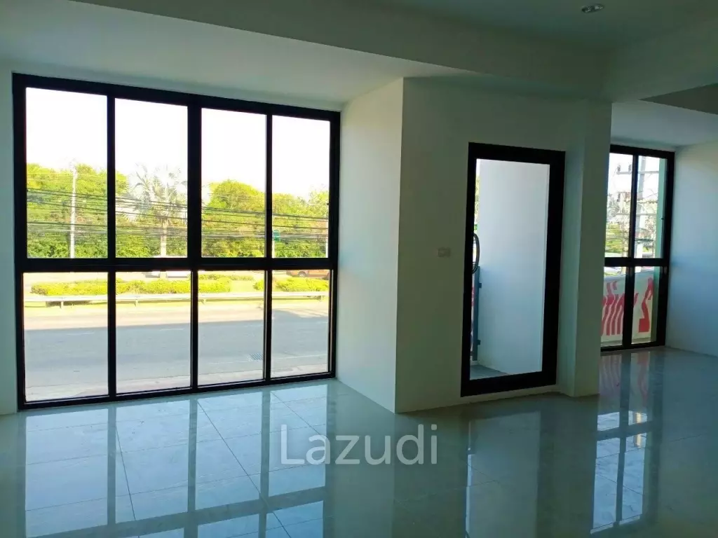 Commercial Building Sukhumvit Road in Pattaya For Sale