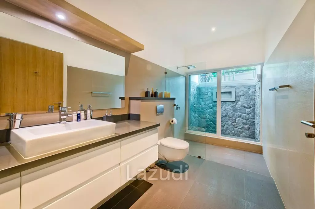 Beautiful Pool Villa For Sale In East Pattaya
