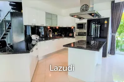6 Bedroom Palm Oasis Villa For Sale in Pattaya