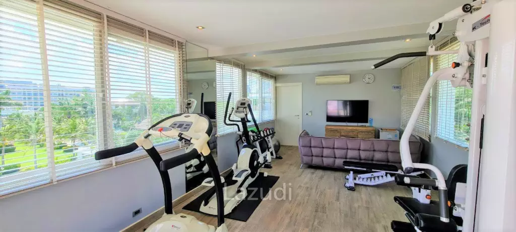 6 Bedroom Palm Oasis Villa For Sale in Pattaya