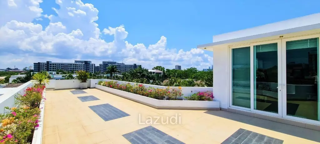 6 Bedroom Palm Oasis Villa For Sale in Pattaya