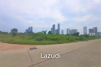 Land 15 Rai For Sale in North Pattaya