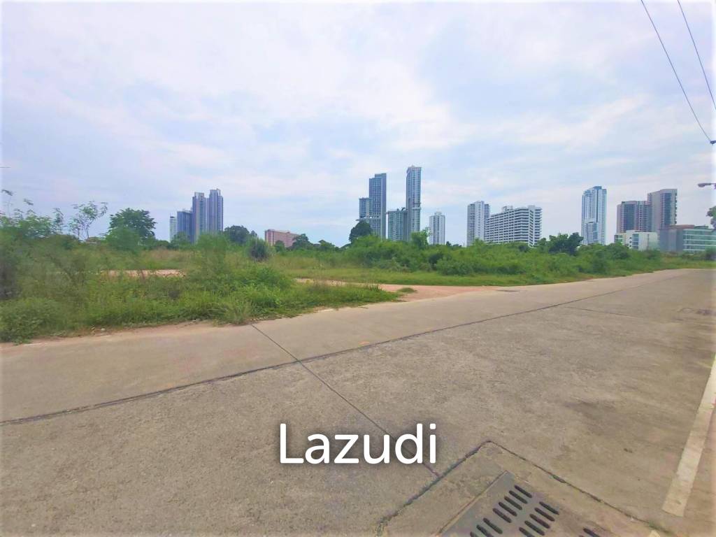 Land 15 Rai For Sale in North Pattaya