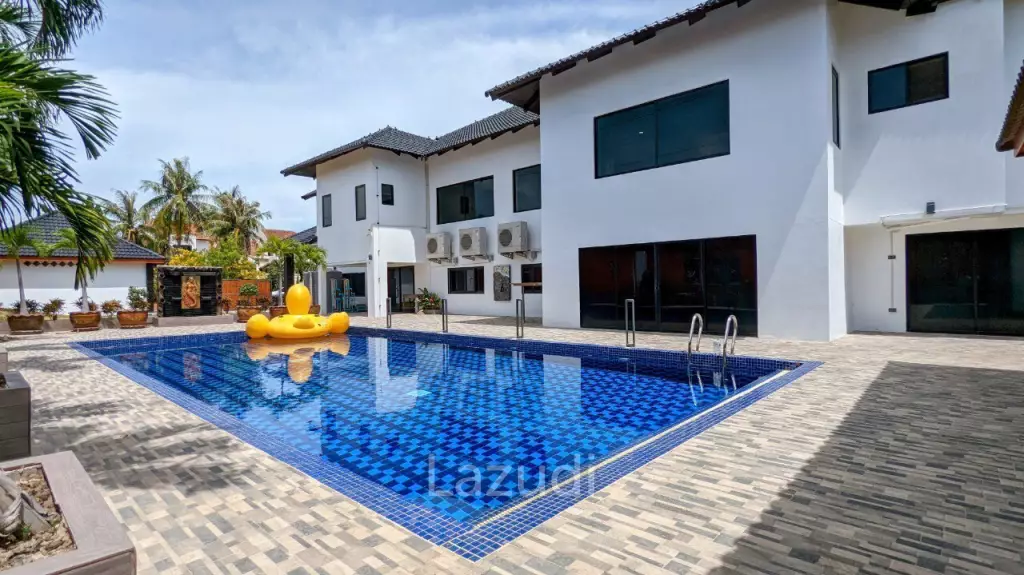 Paradise Villa Luxury House for Sale Pattaya