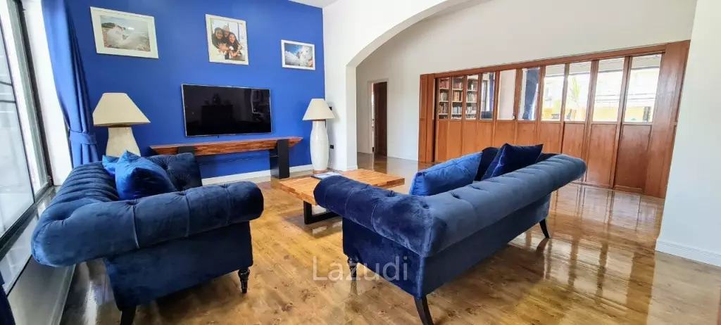 Paradise Villa Luxury House for Sale Pattaya