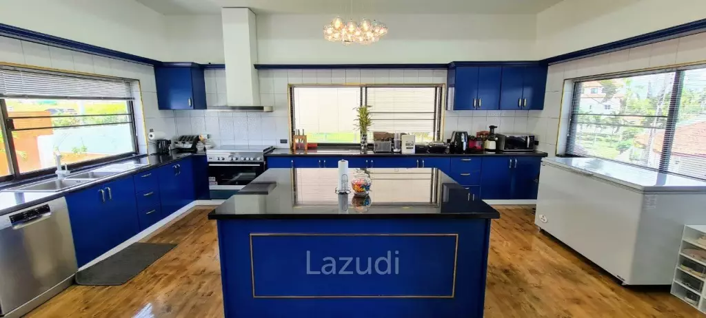 Paradise Villa Luxury House for Sale Pattaya