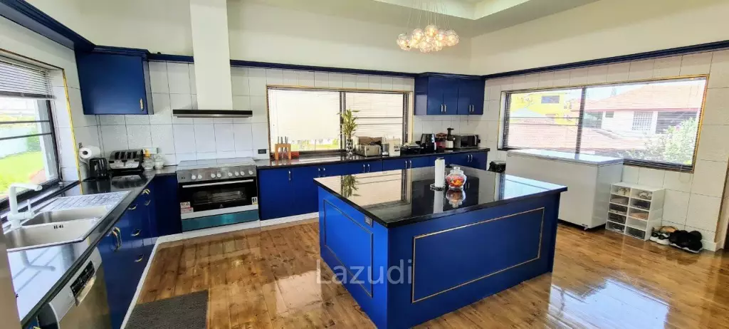 Paradise Villa Luxury House for Sale Pattaya