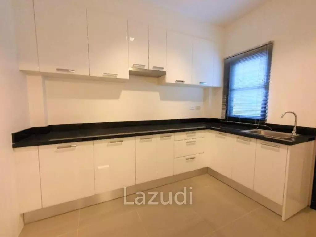 3 Bed 216 SQ.M Uraiwan Grand Villa Pattaya