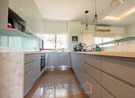 PALM HILL CONDO : 2 bed great view