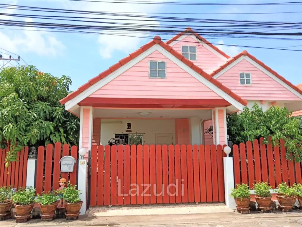 Vanalee Village House for Sale in East Pattaya