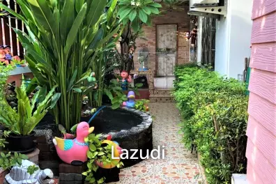 Vanalee Village House for Sale in East Pattaya