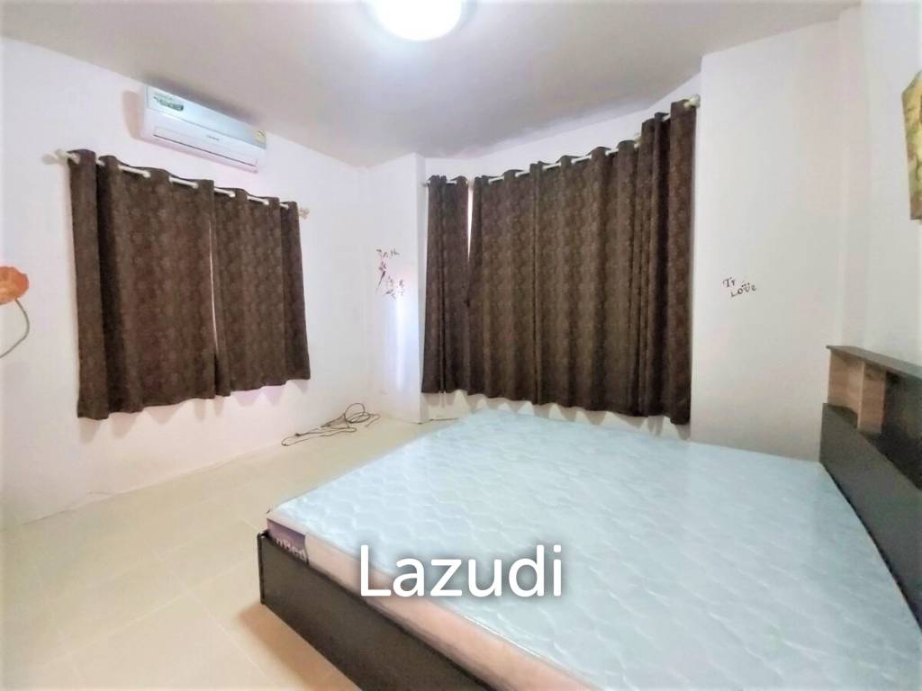 Vanalee Village House for Sale in East Pattaya