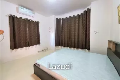 Vanalee Village House for Sale in East Pattaya