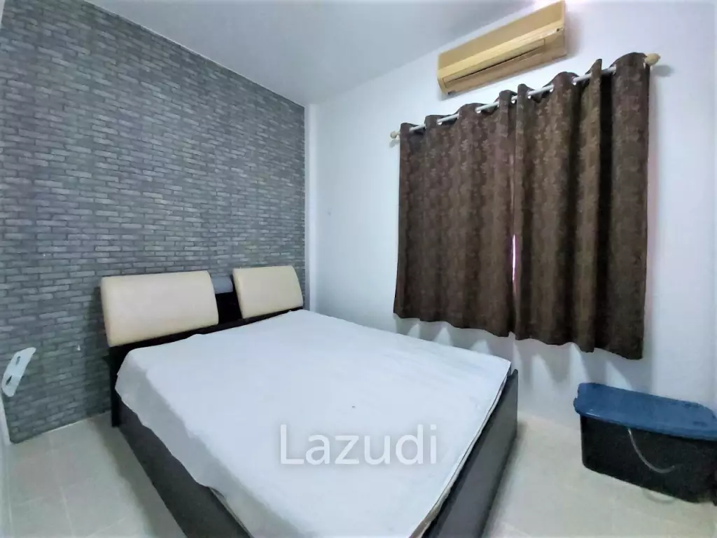 Vanalee Village House for Sale in East Pattaya