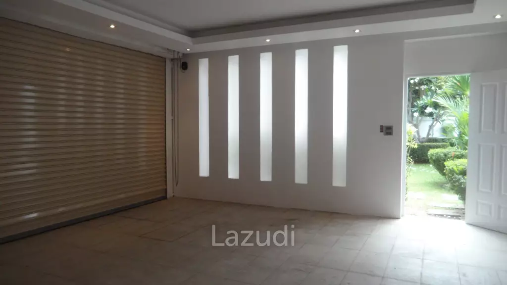 Palm Oasis Pool Villa for Sale in Pattaya