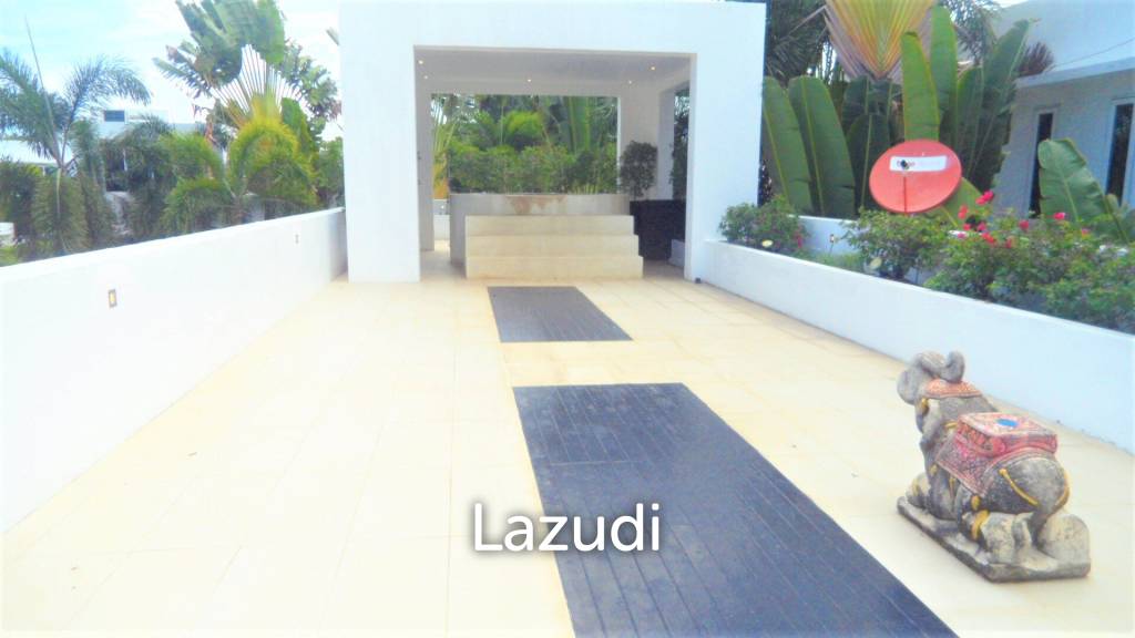 Palm Oasis Pool Villa for Sale in Pattaya