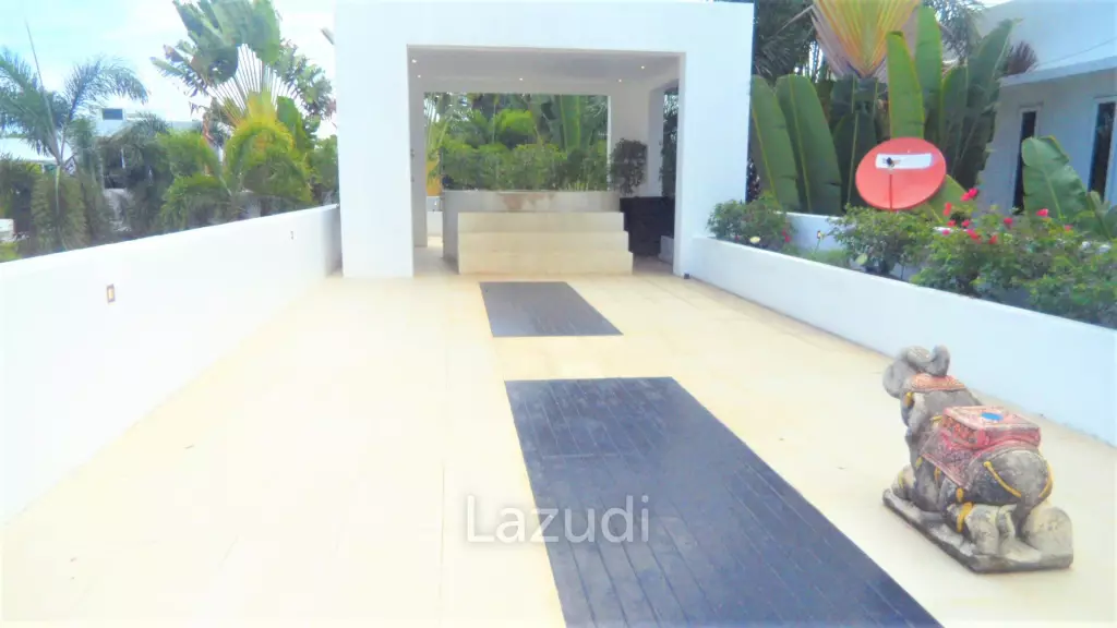Palm Oasis Pool Villa for Sale in Pattaya