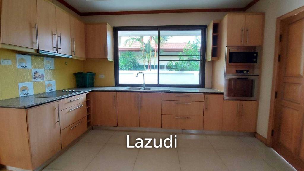 Grange Park Villa House for Sale in Pattaya