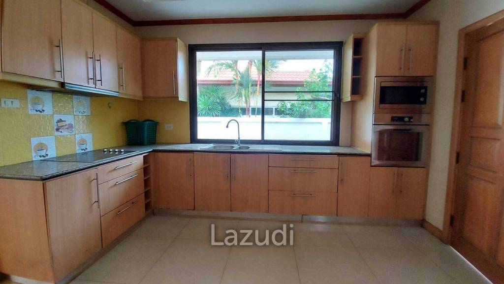 Grange Park Villa House for Sale in Pattaya