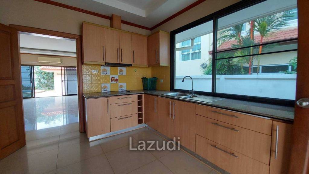Grange Park Villa House for Sale in Pattaya