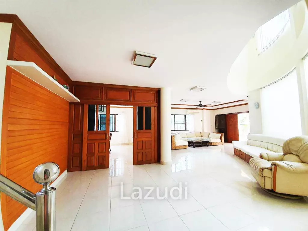 Paradise Hill 2 for Sale in East Pattaya
