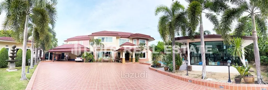 5 Bed 600 SQ.M Luxury House in East Pattaya