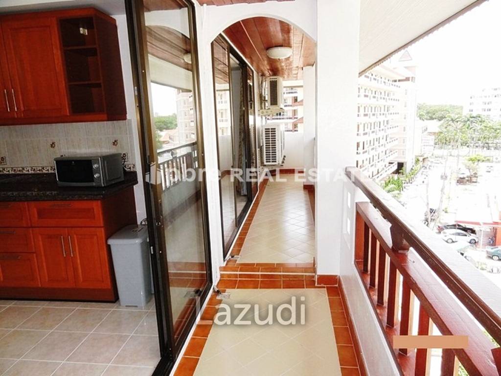 Condo at Shining Star for Sale in Jomtien