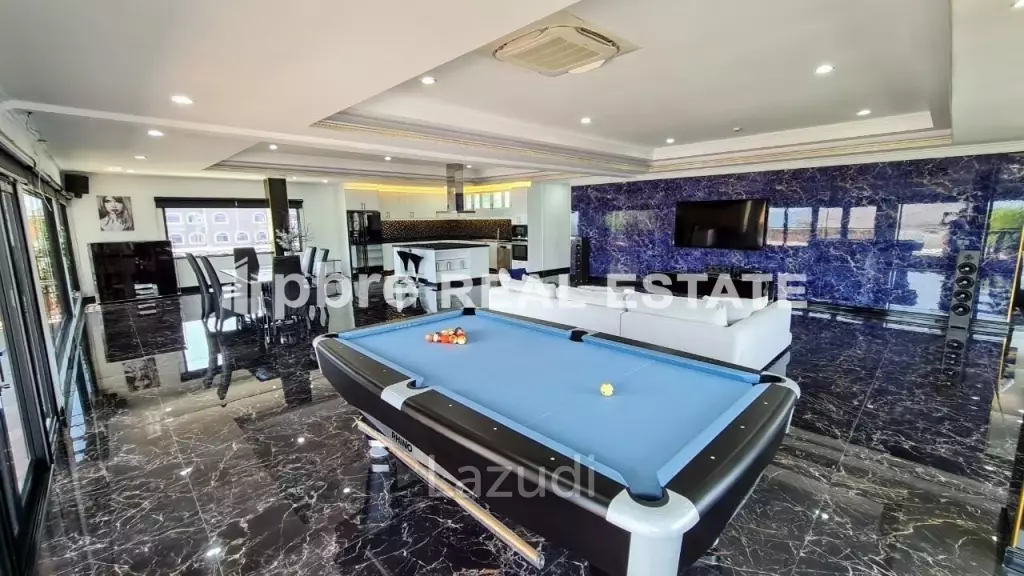 Amazing Penthouse Condo Pratumnak Pattaya