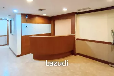 275 SQ.M Office for rent in Asoke