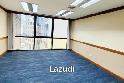 275 SQ.M Office for rent in Asoke