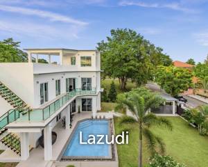 Stunning Pool Villa House for Sale in Pattaya