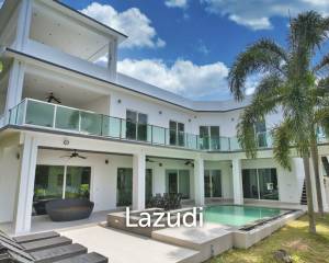 Modern Pool Villa House for Sale in Pattaya