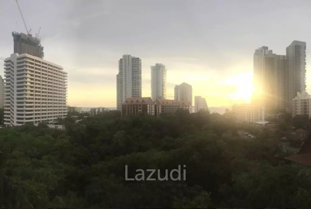 1 Bed 1 Bath 37 SQ.M Club Royal Condominium
