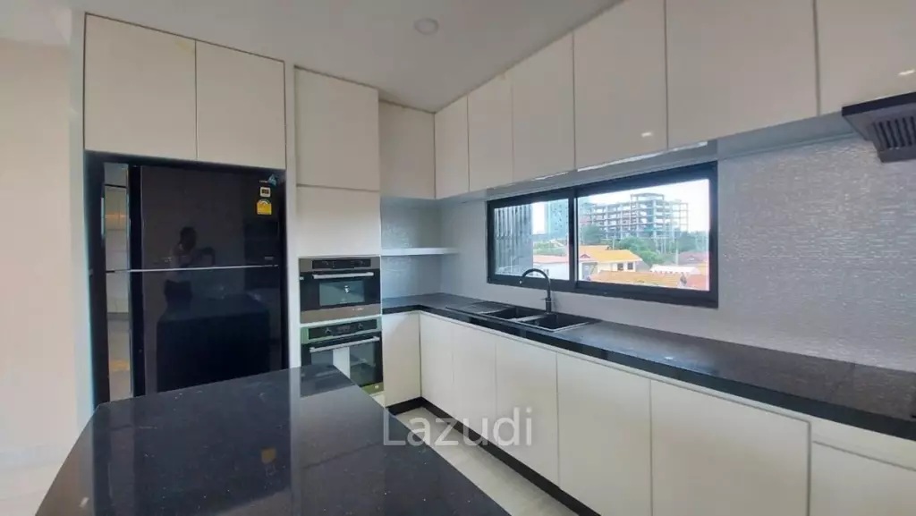 South Pattaya Large 3 Beds Apartment for Rent
