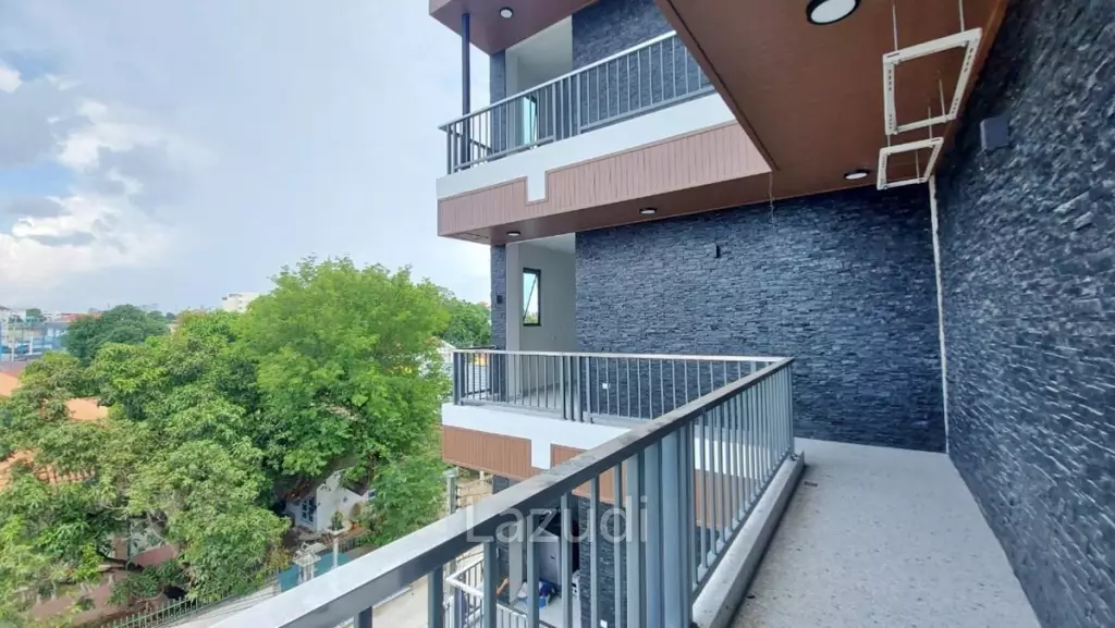 South Pattaya Large 3 Beds Apartment for Rent