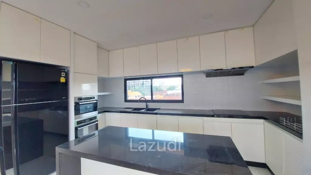 South Pattaya Large 3 Beds Apartment for Rent